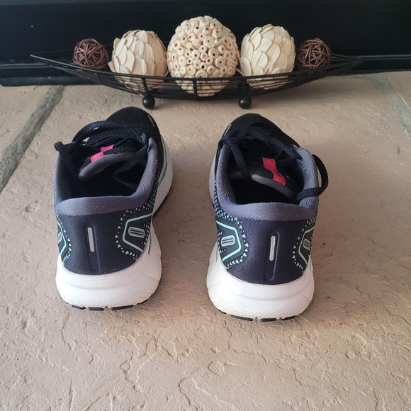 Size 8.5 Brooks Ghost 14 Black & Pink Women's Sneaker - Picture 3 of 7